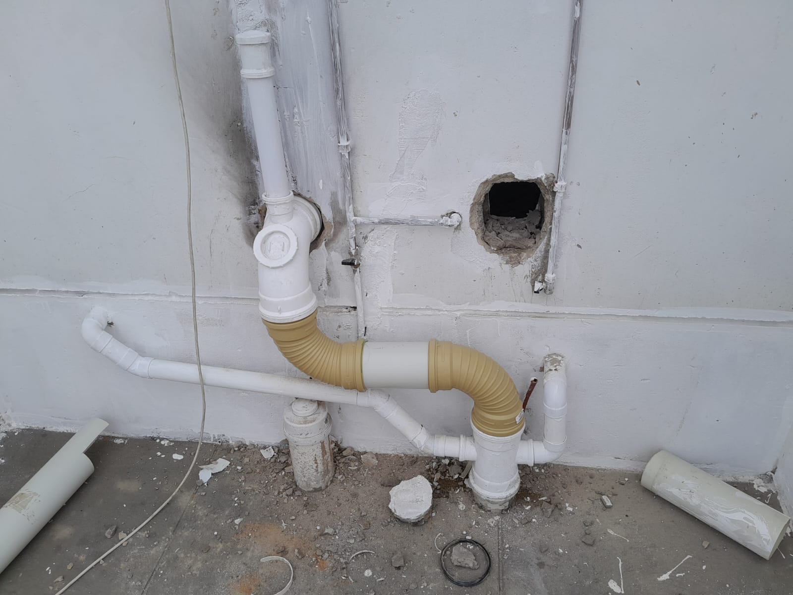 1c4305e6-99fc-4fc9-9ab2-0ebde529dbd0